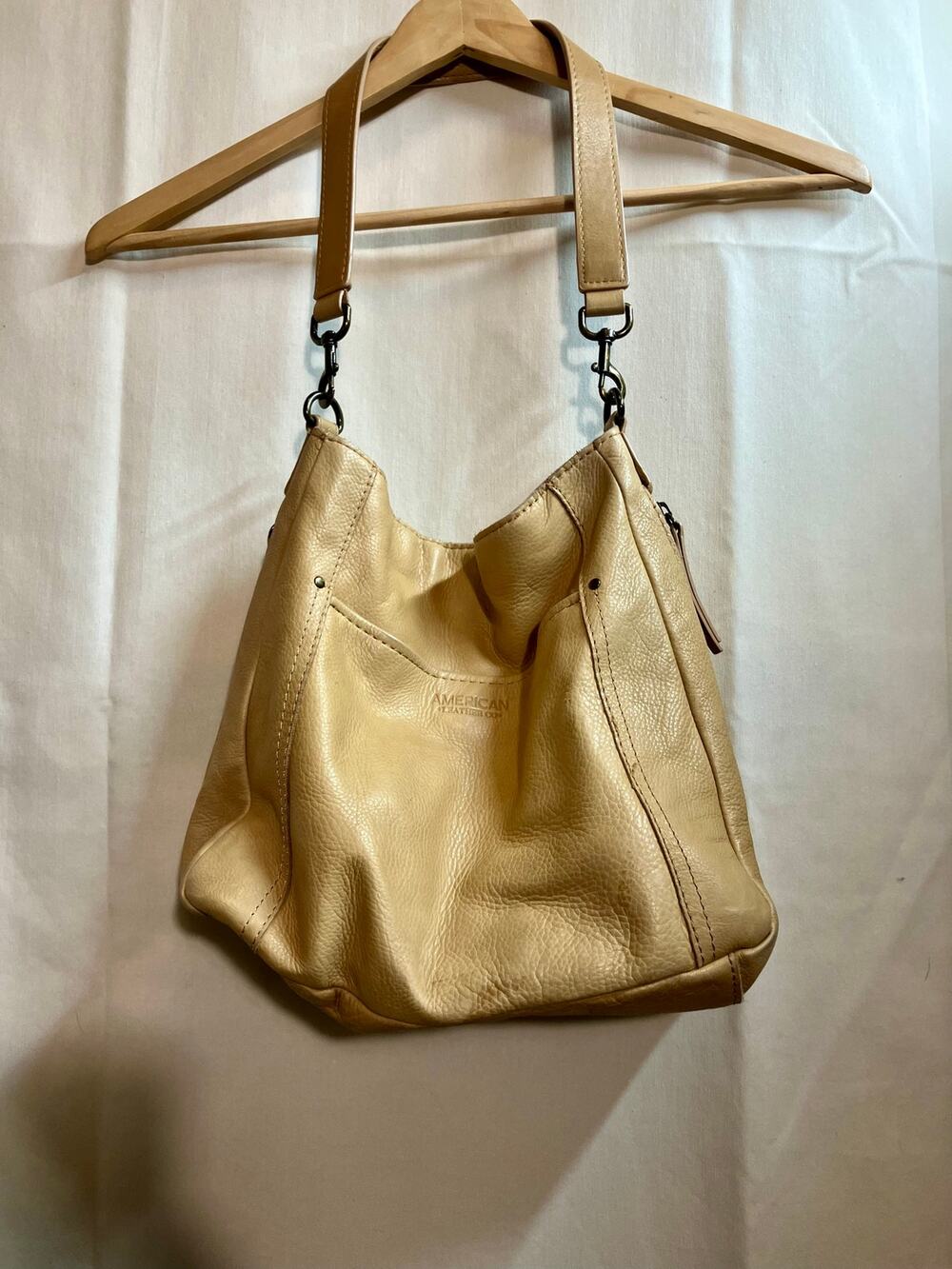 American Leather Co. Tan Purse.